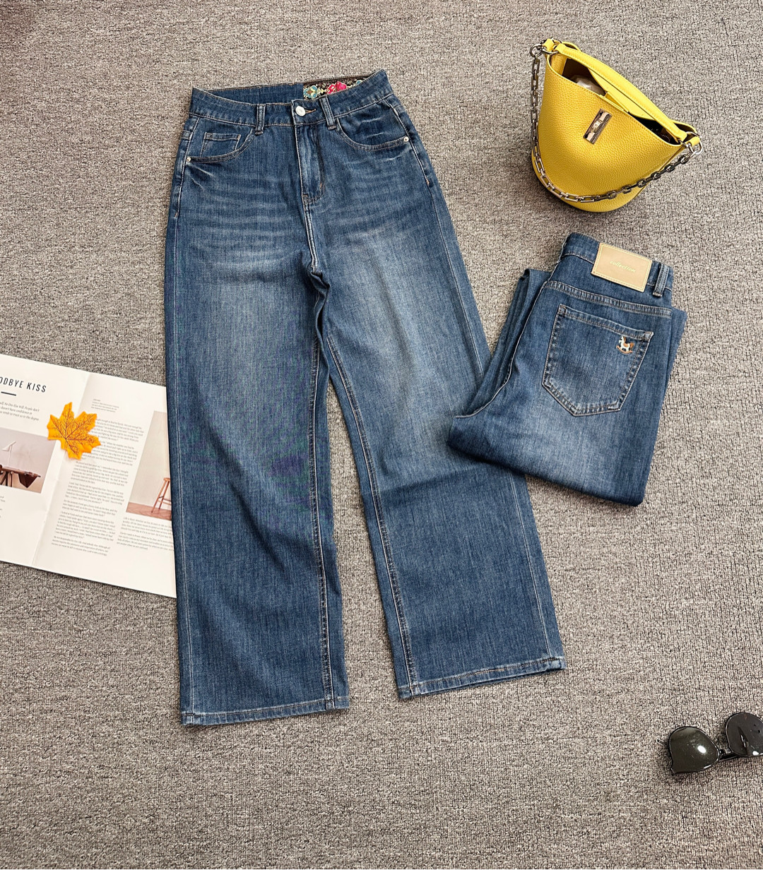 欧洲站2026春装新款时尚蓝色水洗牛仔直筒裤韩版口袋刺绣卡通裤子