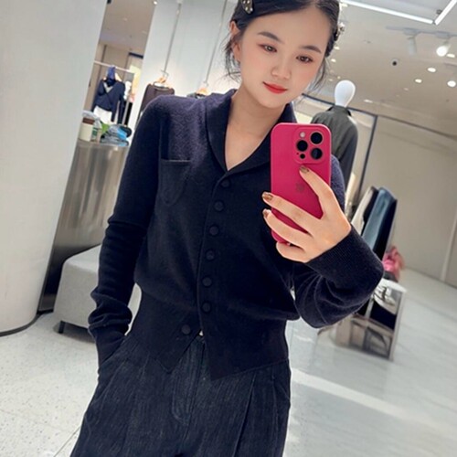 冬季V领羊毛针织开衫女修身显瘦