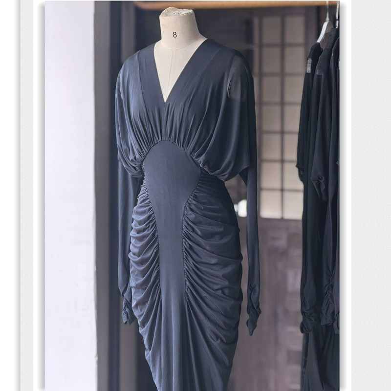 性感薄纱修身连衣裙V领