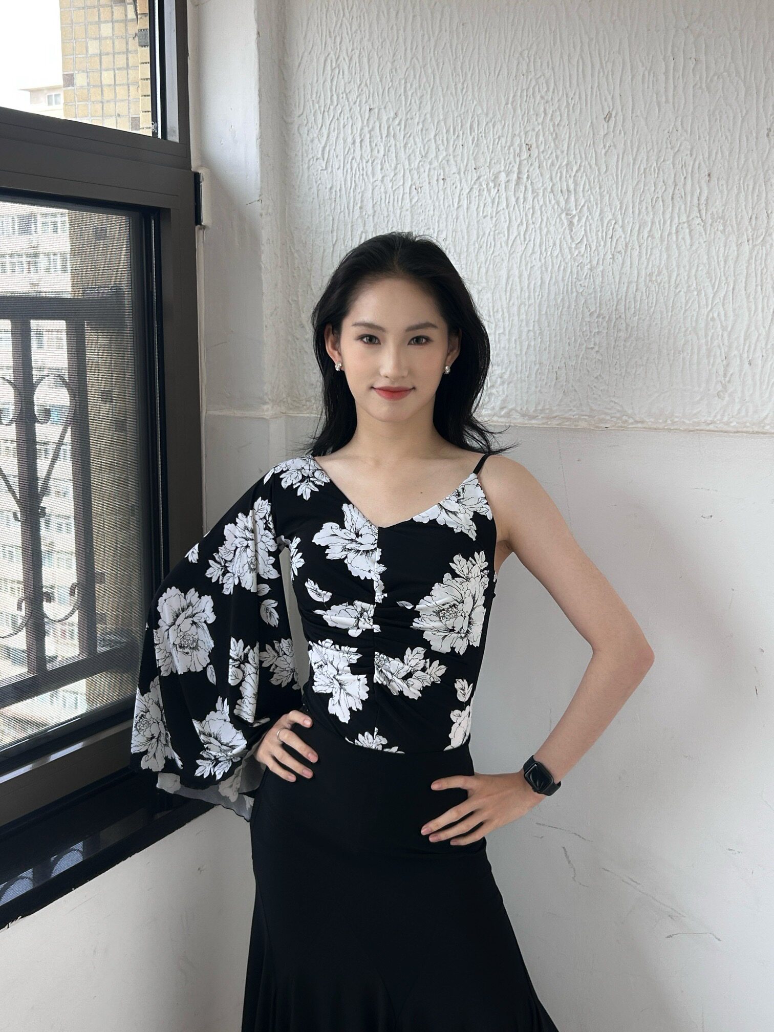 Loyal摩登舞服单袖连体衣黑白山茶印花上衣练舞表演艺考女成人