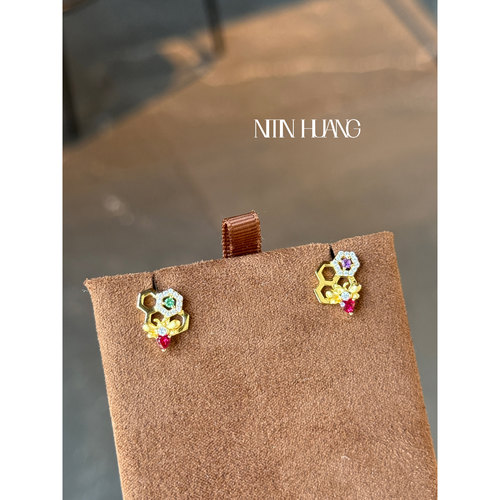 NITINHUANG培育红宝石蜂巢耳钉