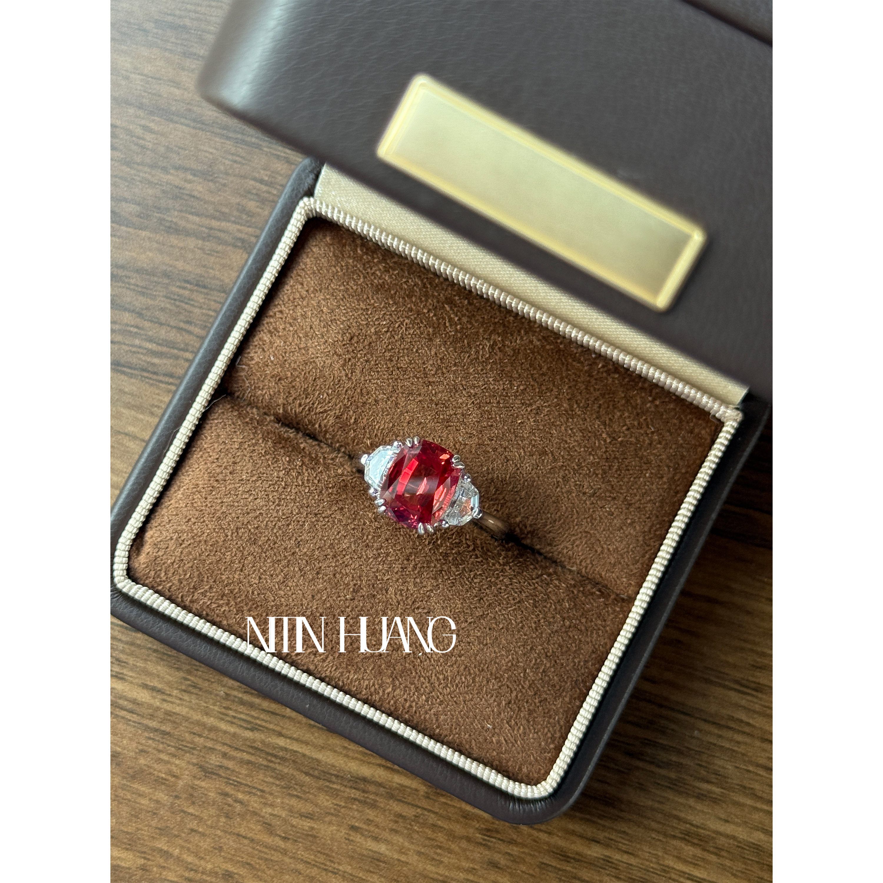 NITIN  HUANG   培育蓝宝石绝地色方肥三石钻戒 通体925纯银轻奢