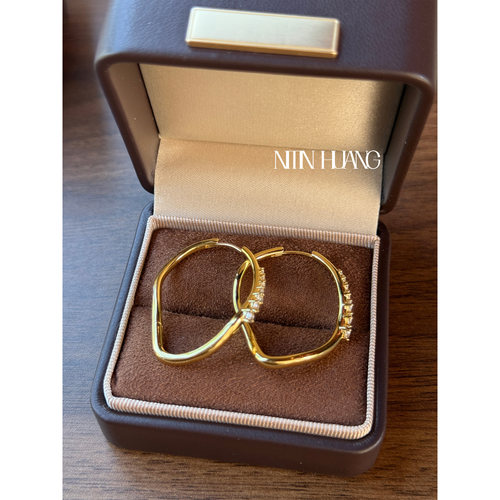 NITINHUANG白色蓝宝石耳圈
