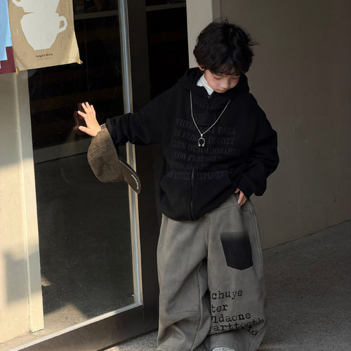 男童字母印花加绒连帽休闲外套