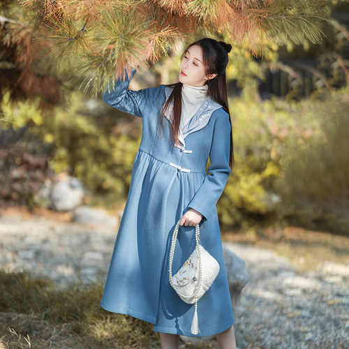 复古弧形领刺绣毛呢外套女装冬季