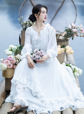 【皎洁月羽】圆领白色连衣裙女2026春季不规则蕾丝花边仙气长裙