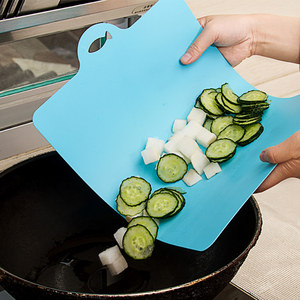 日本进口树脂软切菜板塑料分类菜板水果砧板粘板案板面板可弯曲