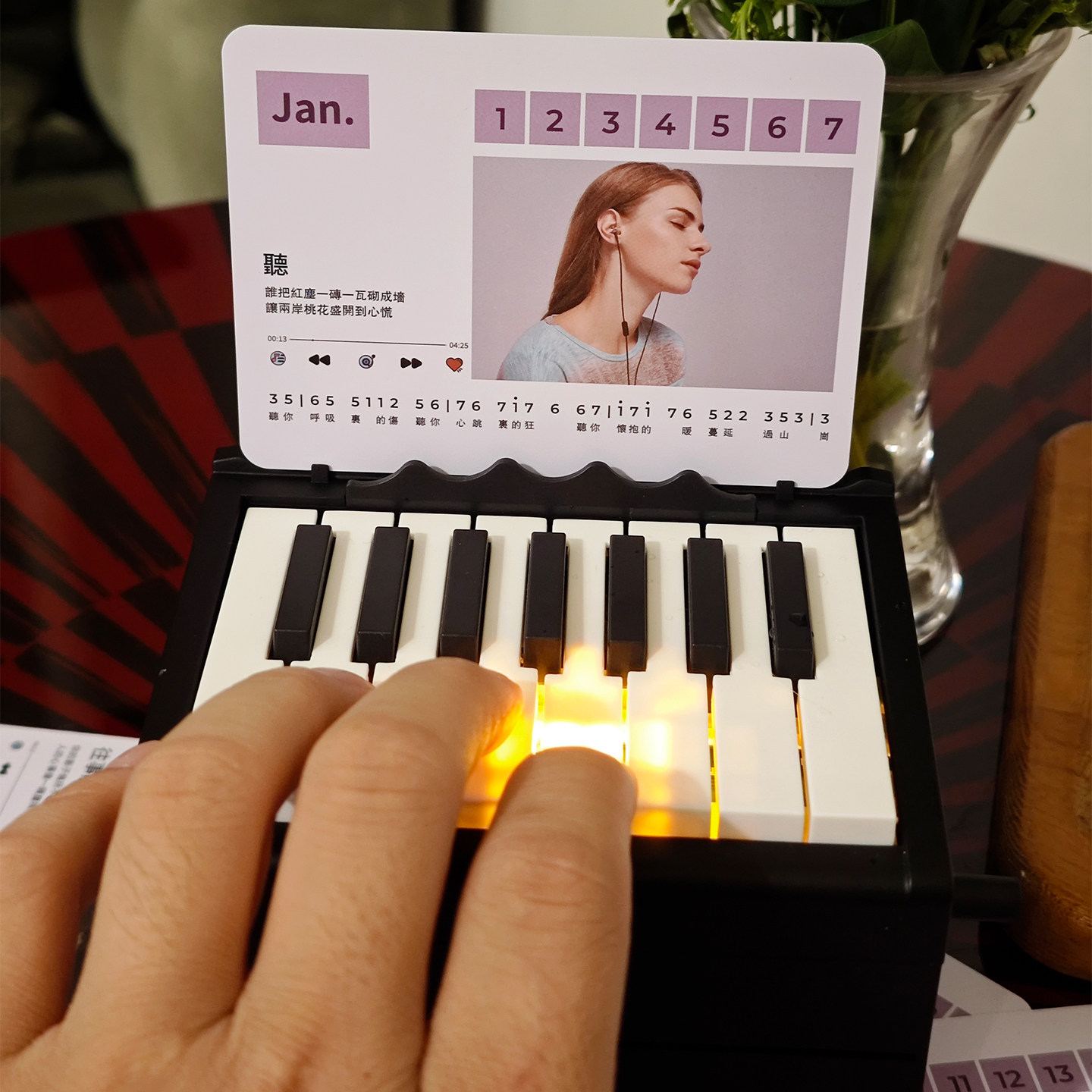 张杰哥可弹奏52首歌曲音乐日历明星周边节日生日男女朋友礼物