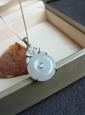 925银镶嵌天然翡翠细腻送礼吊坠