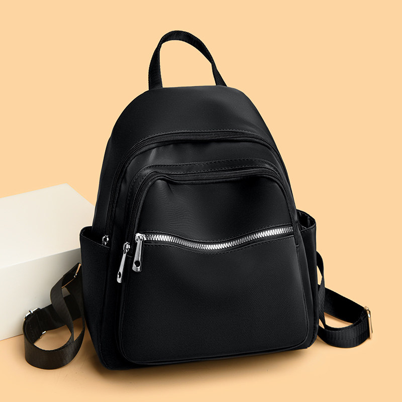 双肩包女2025新款黑色大容量书包女士高级感通勤背包尼龙布女包潮