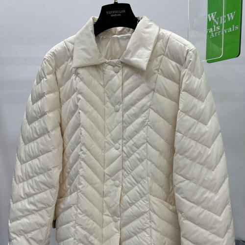 翻领轻薄菱格收腰90白鸭绒羽绒服