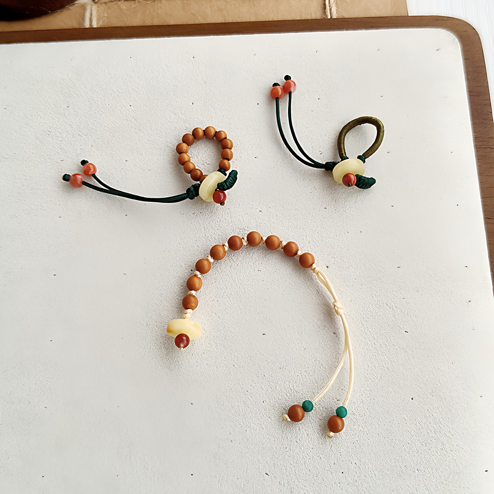 原创设计手工编织蜜蜡扣简约百搭小众设计感高级文玩手串手持配件