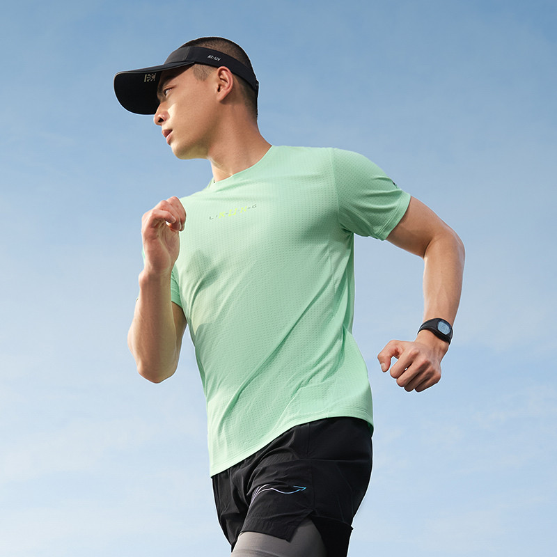 李宁短袖夏男子跑训系列舒适透气简约百搭常规圆领T恤ATSU199-B品