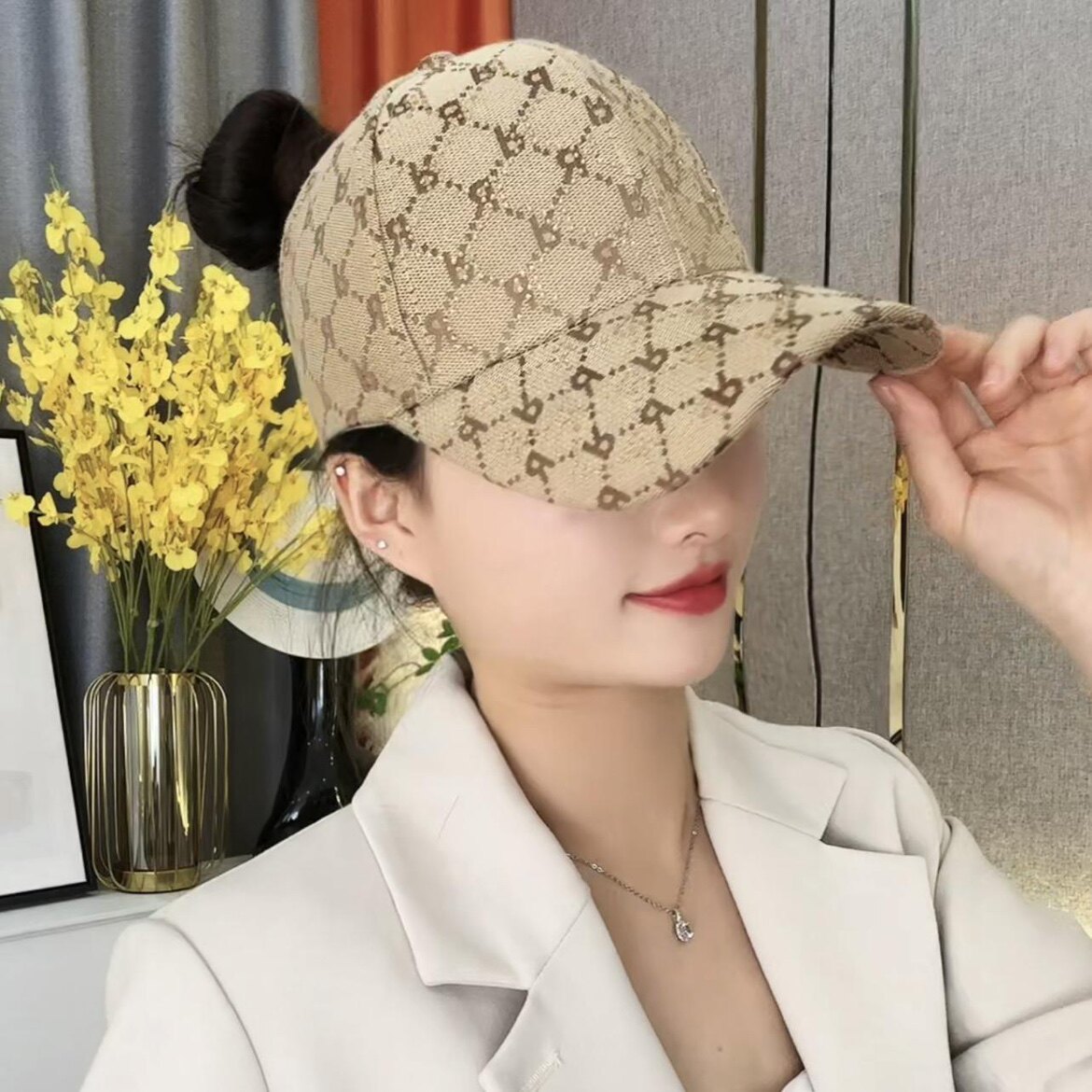 可扎高马尾棒球帽子女2026新款R字母夏季空顶鸭舌帽防晒遮阳帽潮