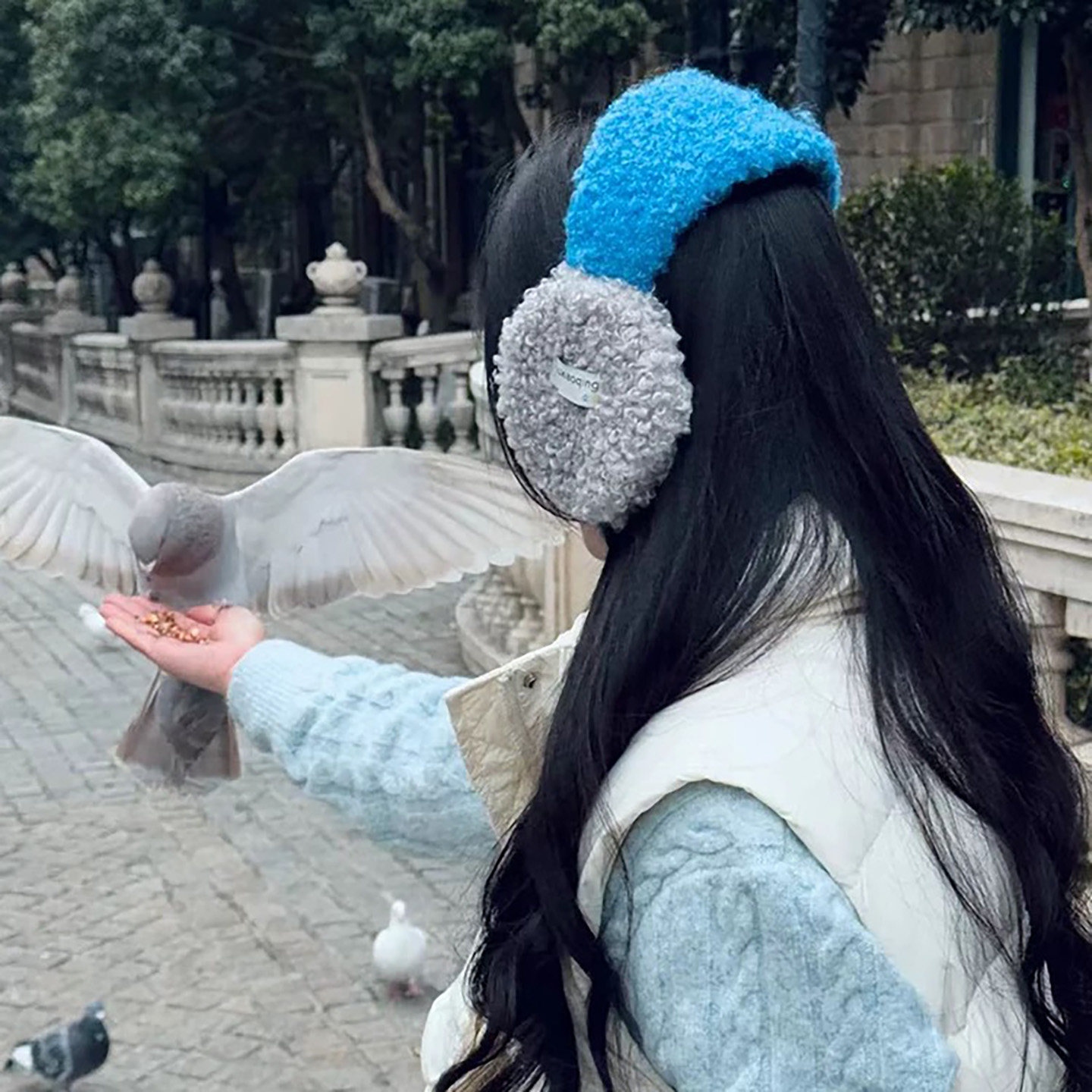 蓝色羊羔绒耳罩绑带女冬季天保暖