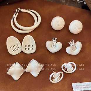 杜洛馥芮白~法式复古奶油白色系几何圆圈立体小花耳钉超洋气耳环