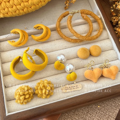靓丽黄色系~冬天的丝绒几何耳环韩系清新明黄植绒爱心圆圈耳钉女