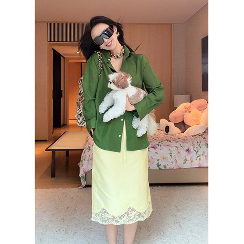 鹅黄蕾丝拼丝棉显瘦半裙