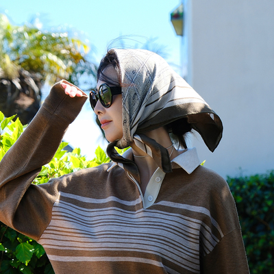 手卷边方巾凹造型时尚百搭款