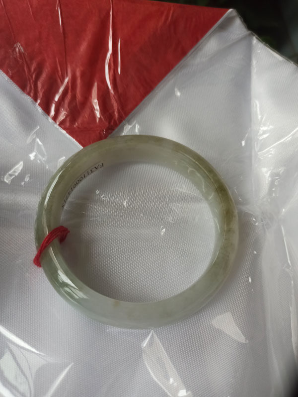 翡翠老坑冰糯带翡洒金玉手镯57.5 正品带权威证书