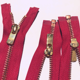 玫红色YKK金属黄铜5号54.5 59厘米开口右插顺滑拉锁门禁长拉链
