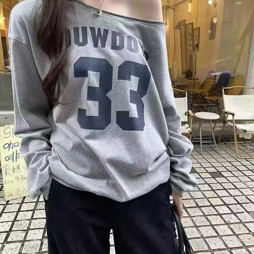 秋冬慵懒字母露肩一字领女卫衣
