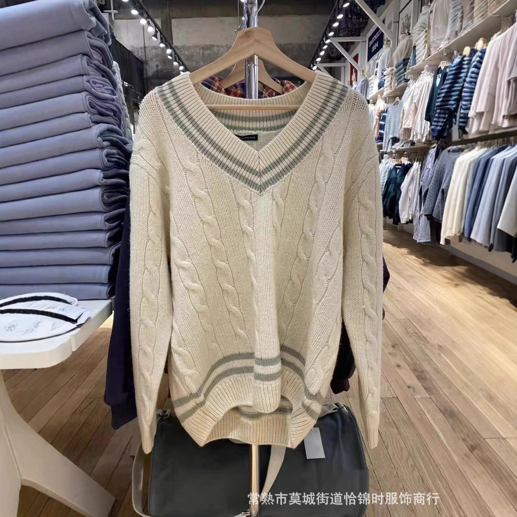 小海鸥秋冬V领麻花拼色毛衣
