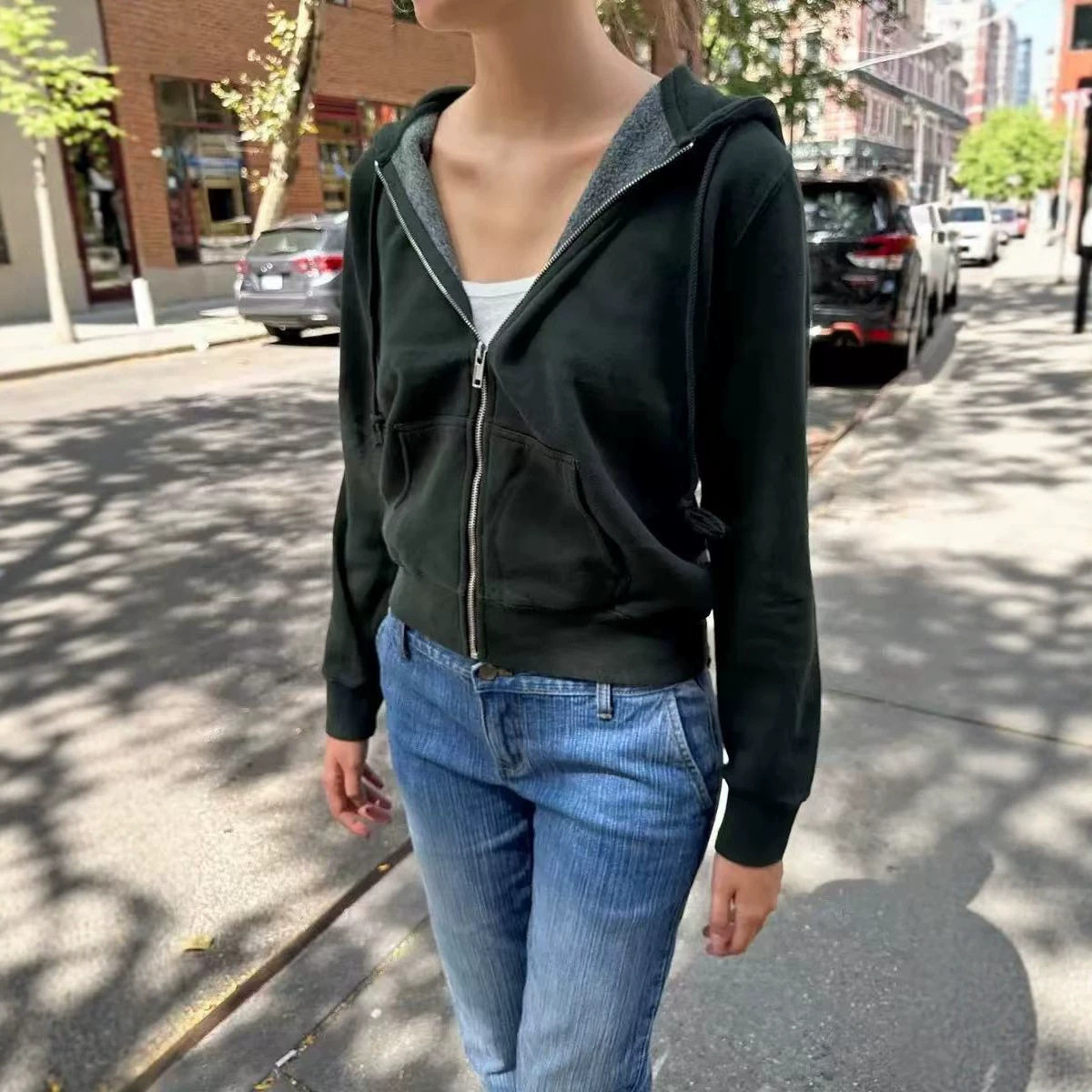 秋冬墨绿连帽拉链短款卫衣