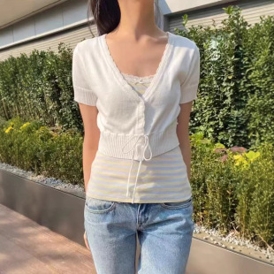 小海鸥辣妹深灰V领花边系带针织短袖T恤女修身显瘦针织叠穿小衫上