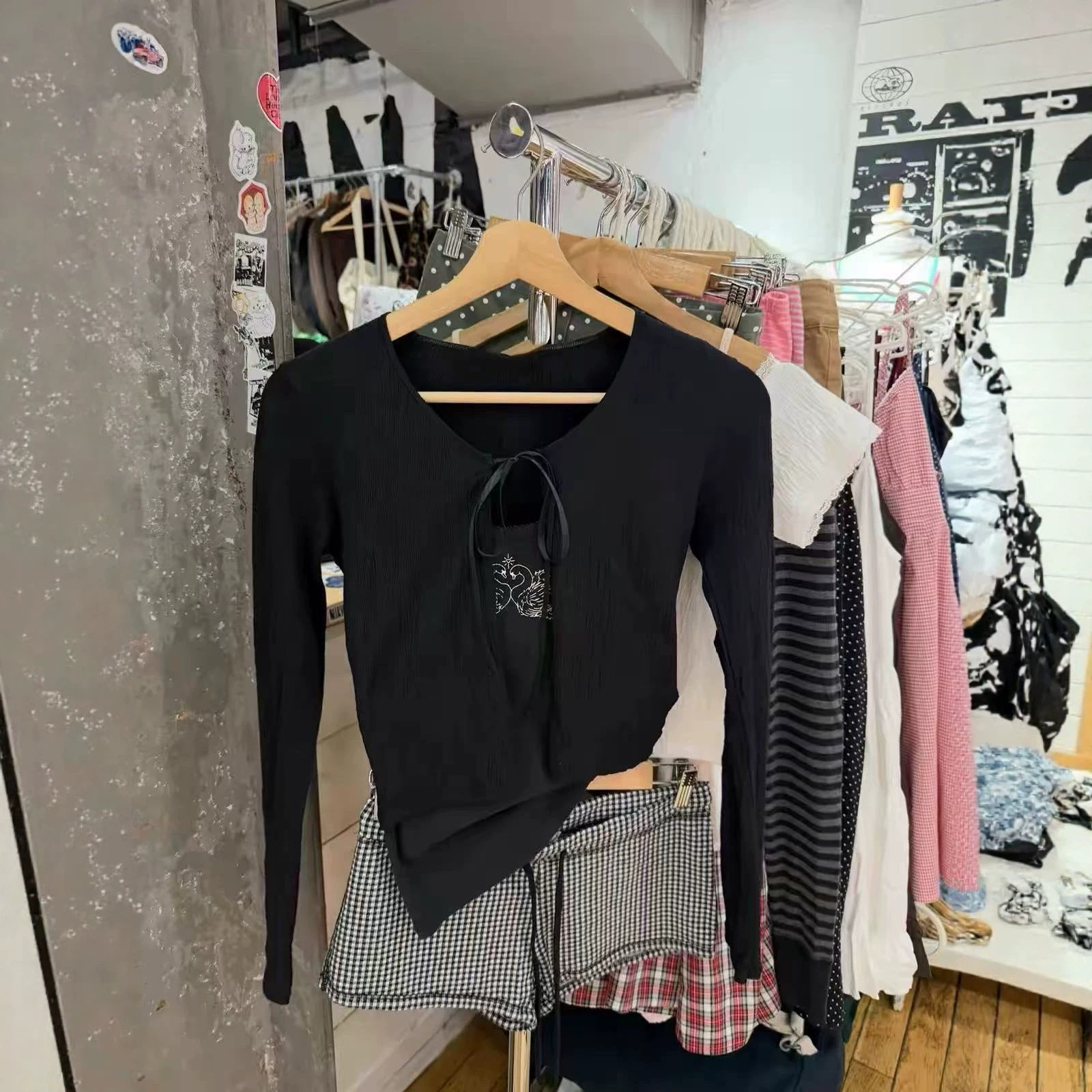 小海鸥黑色蝴蝶结短款开衫