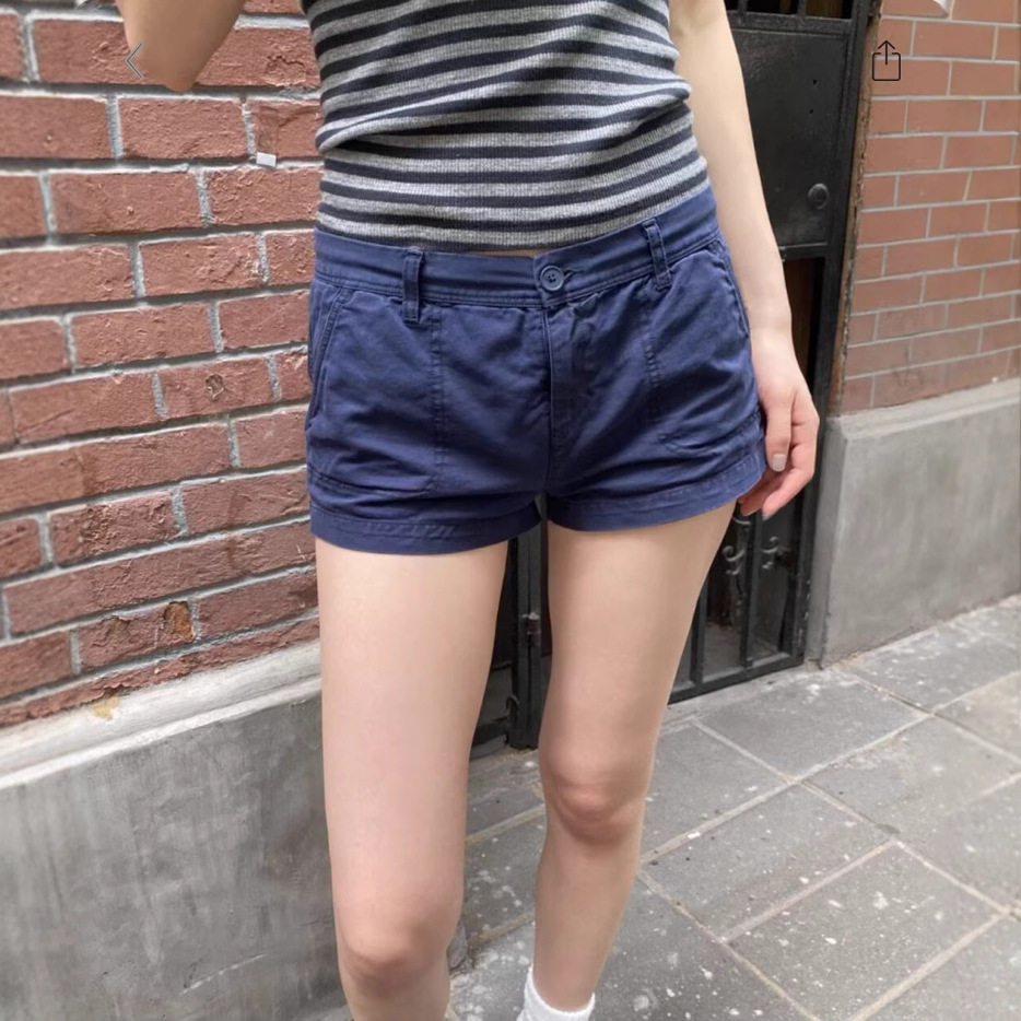 小海鸥黑色低腰工装牛仔短裤