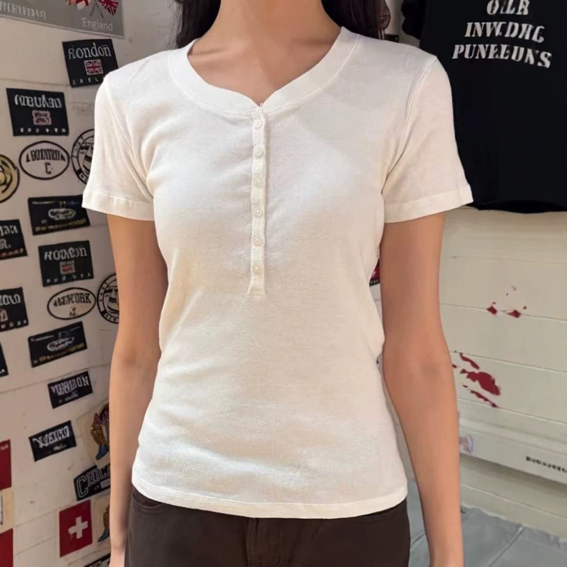 小海鸥 美式新款白色圆领六粒纽扣短袖T恤女纯色百搭显瘦辣妹上