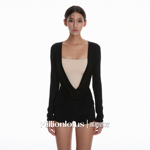 长袖 黑杏撞色深V领 修身 上衣短裤 莲 套装 百万
