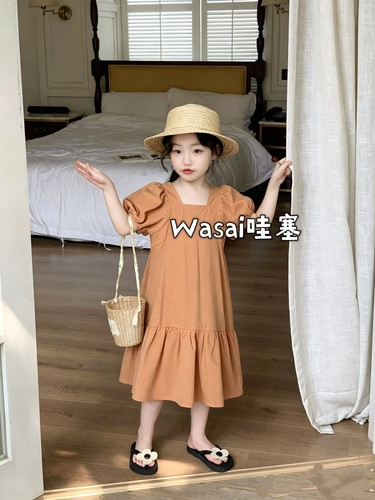 法式设计感橘色泡泡袖显白连衣裙