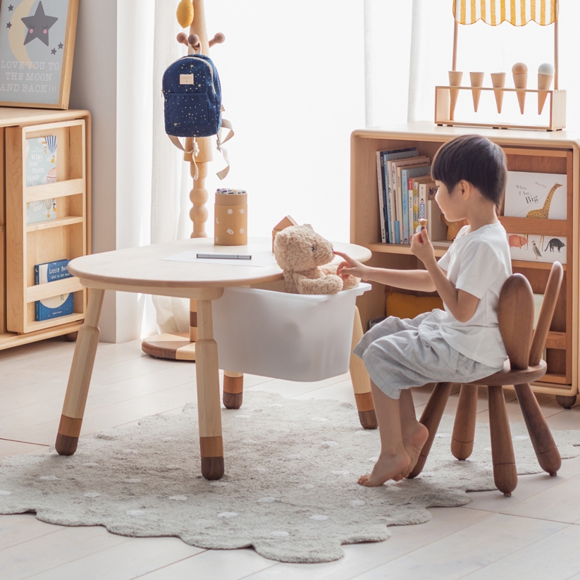 孩在口袋儿童桌游戏可储物