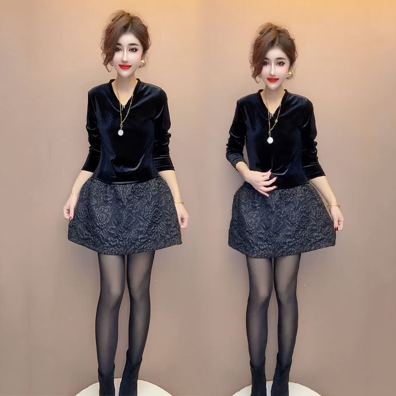 欧货气质高级拼接丝绒连衣裙女2025冬季新款V领洋气减龄时尚短裙