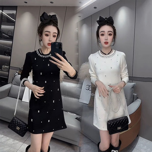 千金风钉珠连衣裙女2026早春新款圆领长袖修身显瘦遮肉中长款裙子