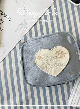 ins风可爱心形刺绣化妆包女便携收纳包小巧手拿包卡包证件包