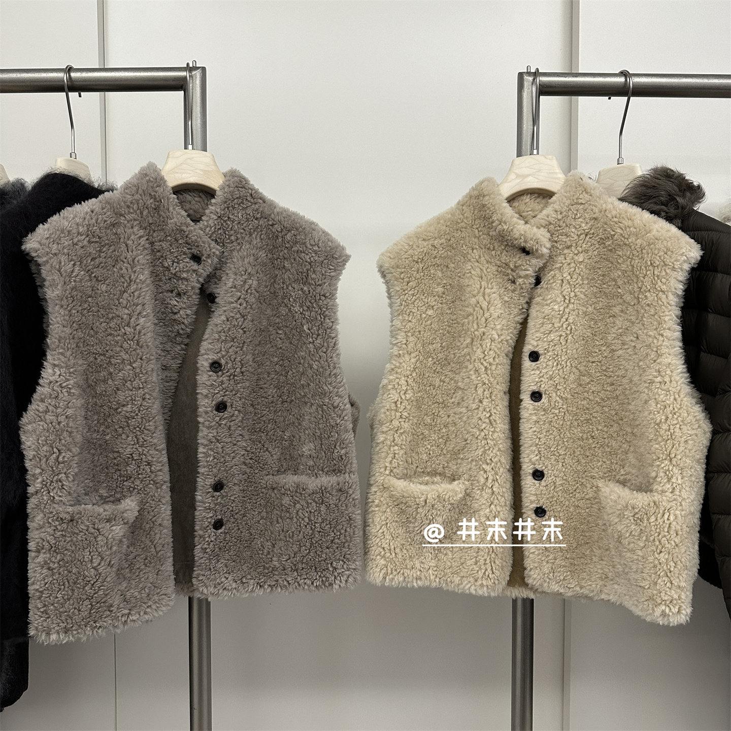 羊羔毛马甲女立领单排扣加厚毛绒短外套冬季保暖背心叠穿休闲上衣