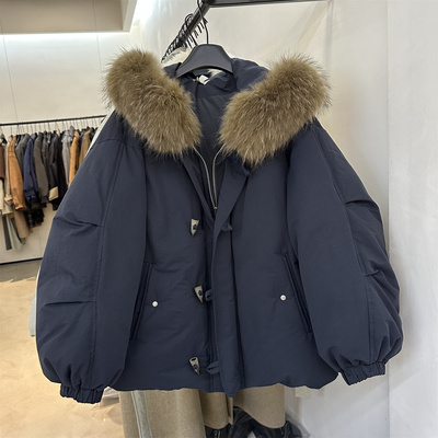 大毛领连帽牛角扣羽绒服女冬
