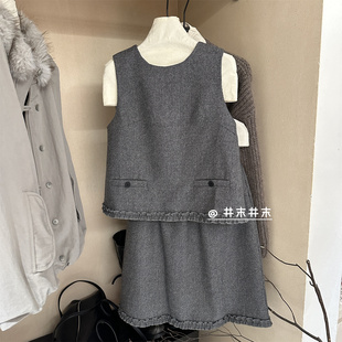 后背扣子小细格子木耳边背心+毛呢中裙两件套秋冬ins叠穿复古套装