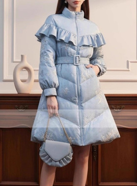 轻奢洋气外套女2025冬季新款高领荷叶边灯笼袖腰带收腰高级外套