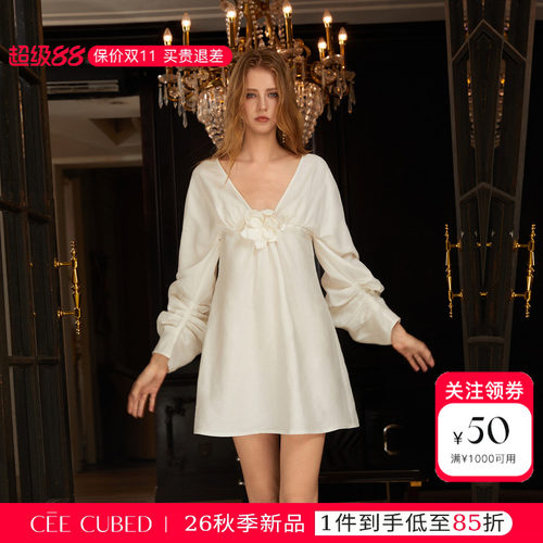 CEECUBED花朵贝母装饰短连衣裙