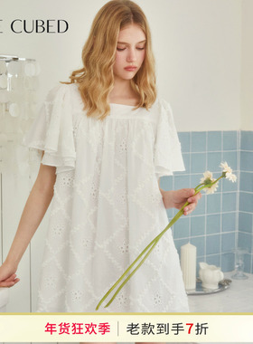 ELLIGIOI白色菱形格刺绣镂空花朵连衣裙女2025秋季新款