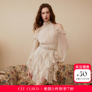 章梓馨同款CEE CUBED米灰不规则荷叶边手缝碎钻露肩长袖连衣裙女
