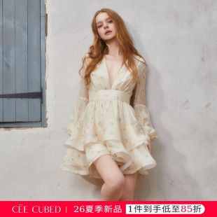 明星同款ELLIGIOI米白植物印花V领抽褶层叠花边长袖连衣裙女2026