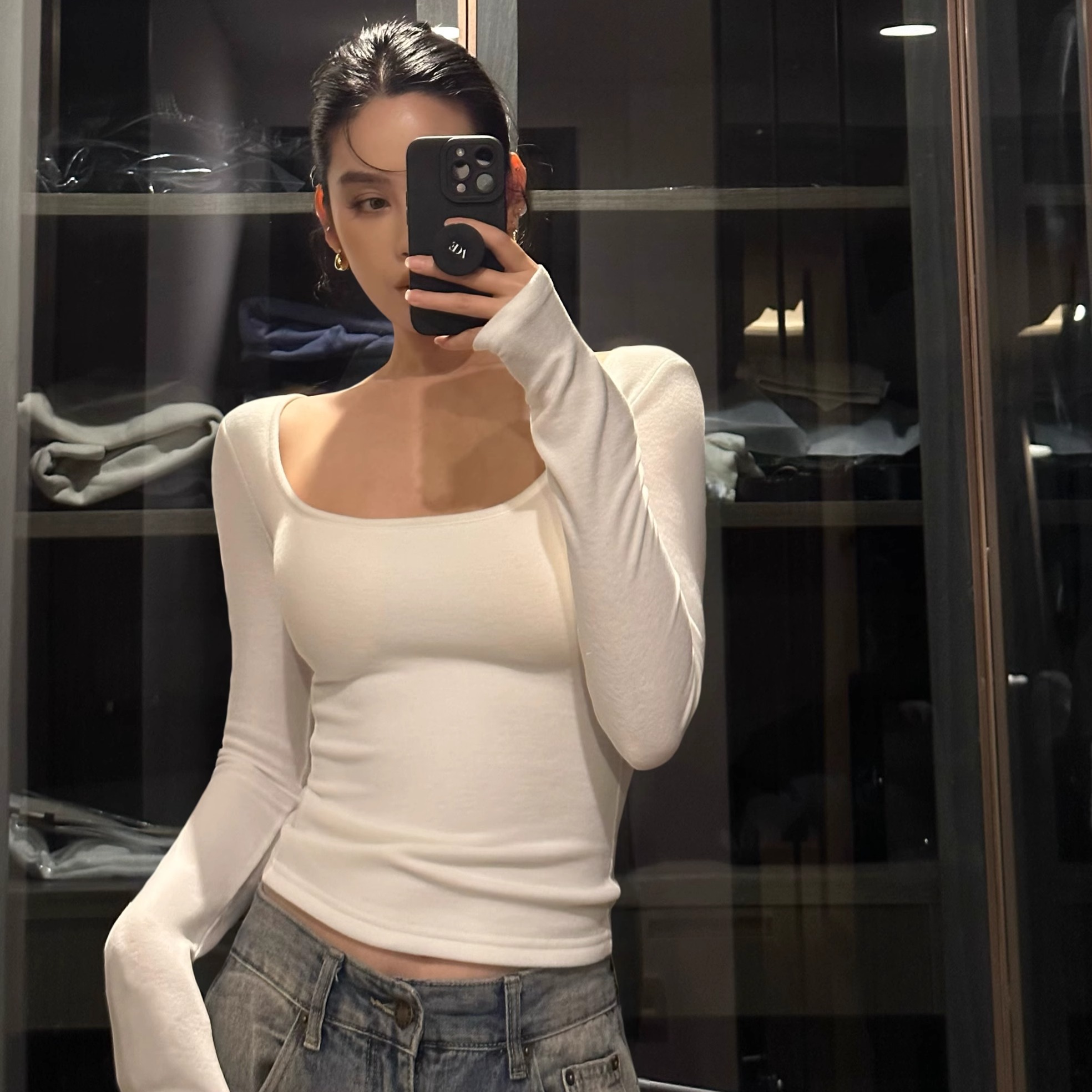 AIYALIU方领磨毛长袖T恤女冬新款修身显瘦带胸垫内搭打底衫