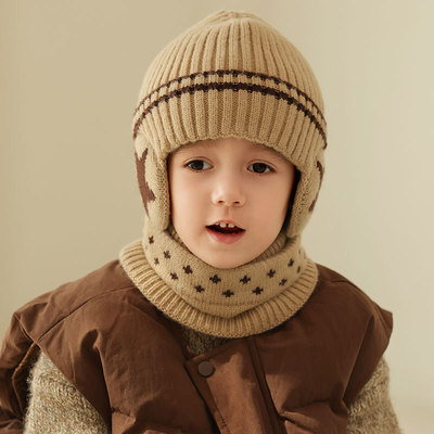 东北哈尔滨雪乡防寒帽子女童