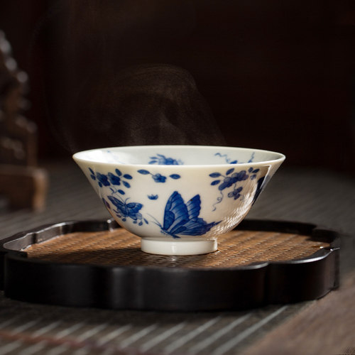 枭窑手工手绘内外蝴蝶斗笠杯青花