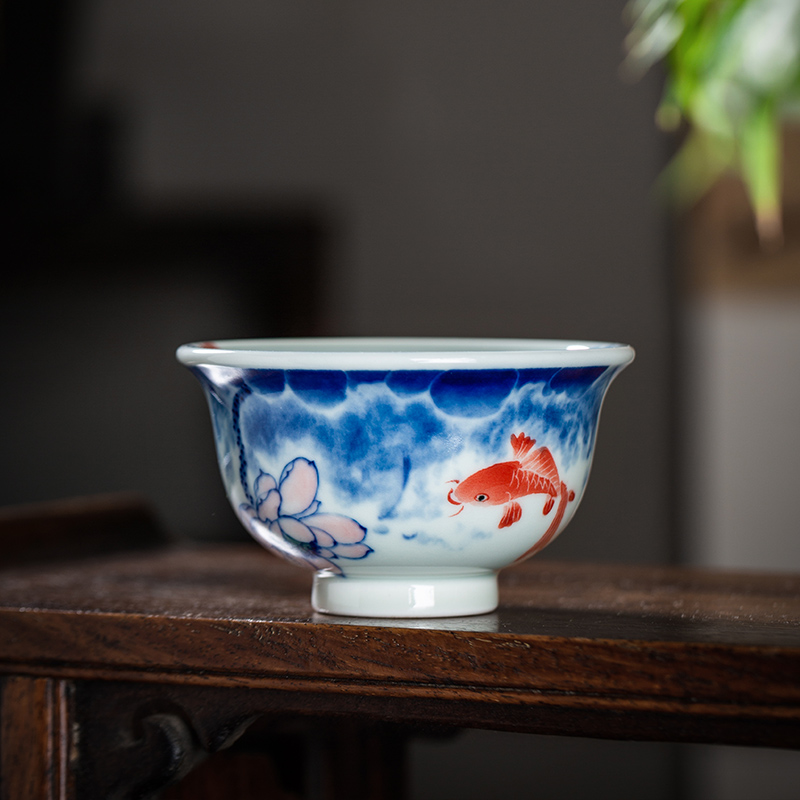 枭窑手工手绘五彩莲鱼压手杯柴窑